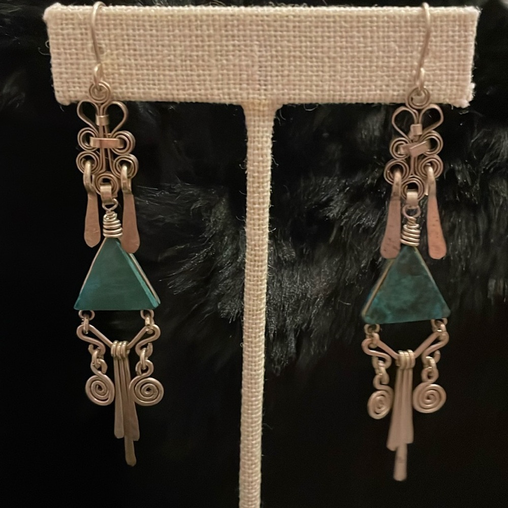 Silver and stone earrings Nice No stamp they were handcrafted got at festival. - Picture 2 of 7